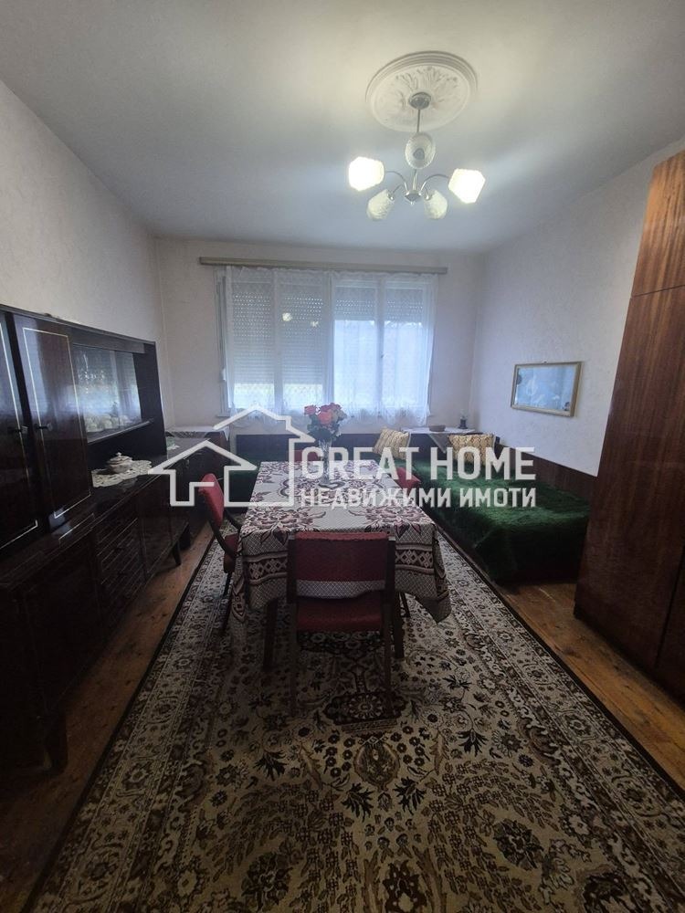 Продава КЪЩА, гр. Търговище, Запад 1