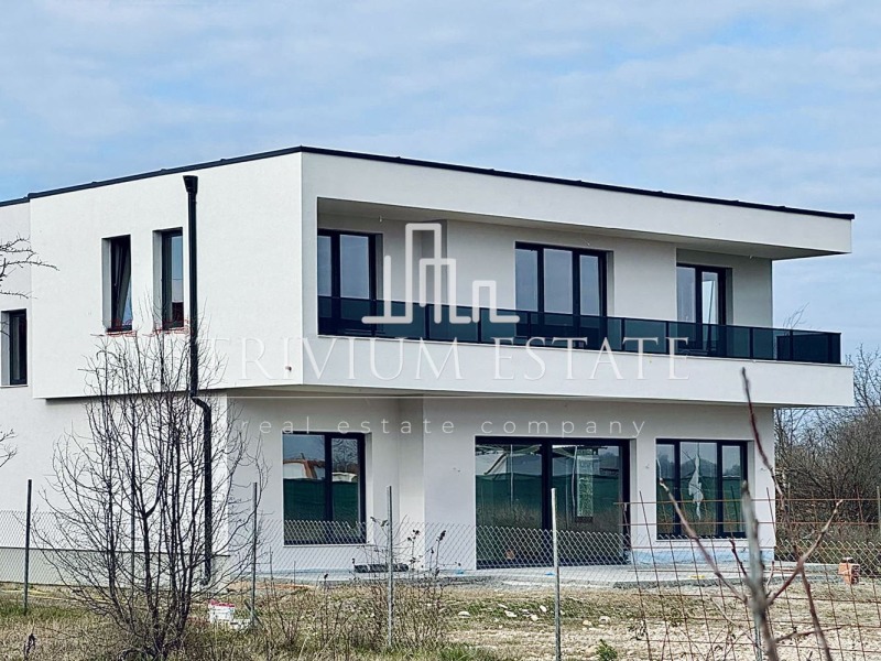 Продава КЪЩА в област Пловдив, с. Бенковски - 205 кв.м / 287 000 € » 561 323.21 лв., ТРИВИУМ ЕСТЕЙТ