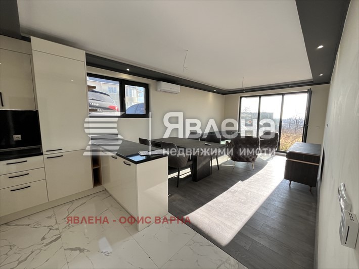 Продава 2-СТАЕН, гр. Варна, Изгрев, снимка 1 - Aпартаменти - 48634682