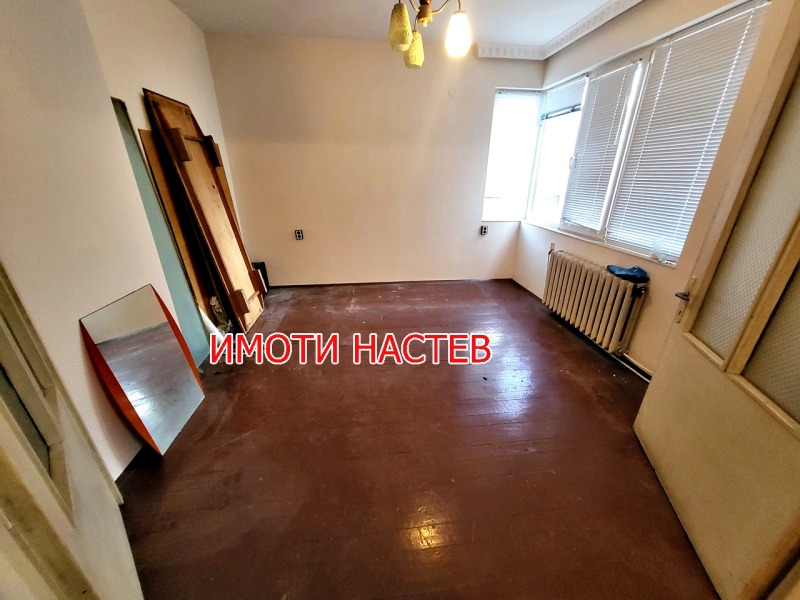 Продава ЕТАЖ ОТ КЪЩА, гр. Шумен, Център