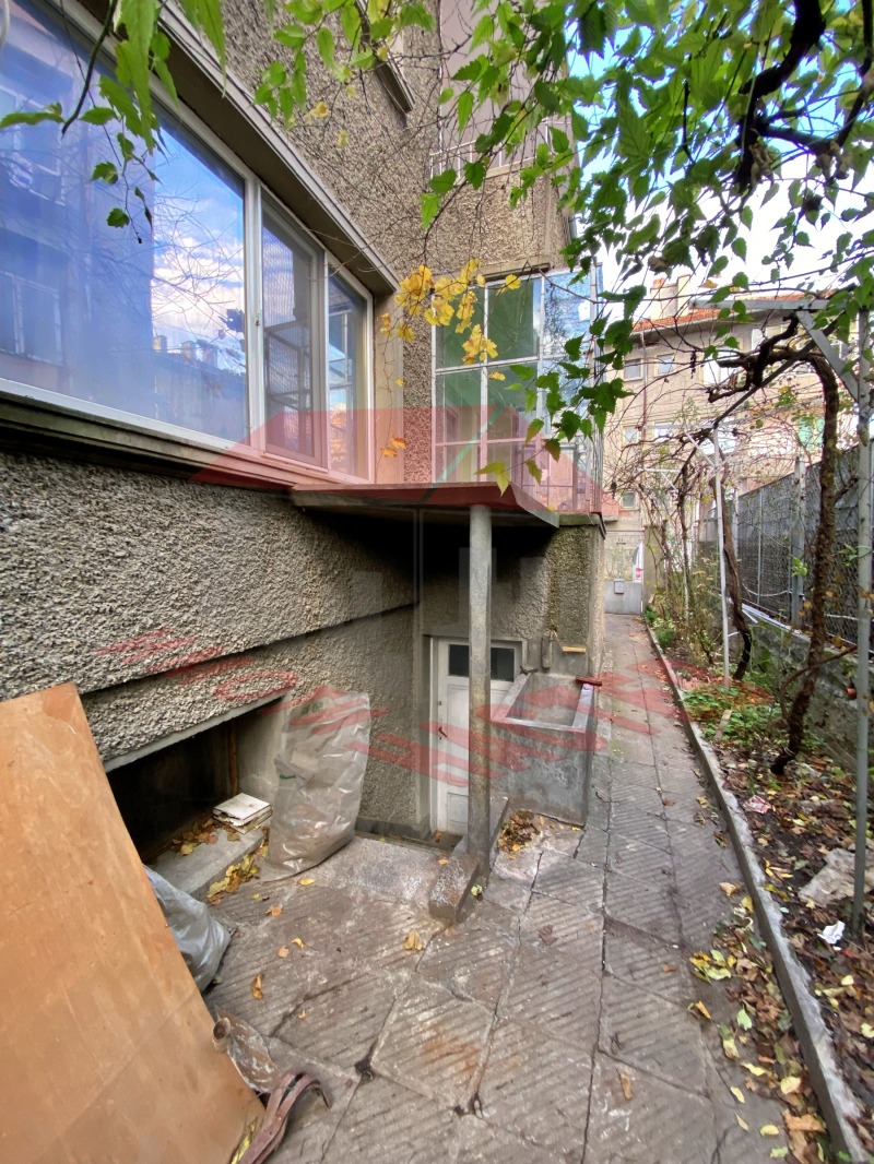 Продава ЕТАЖ ОТ КЪЩА, гр. Шумен, Център, снимка 13 - Етаж от къща - 52558095