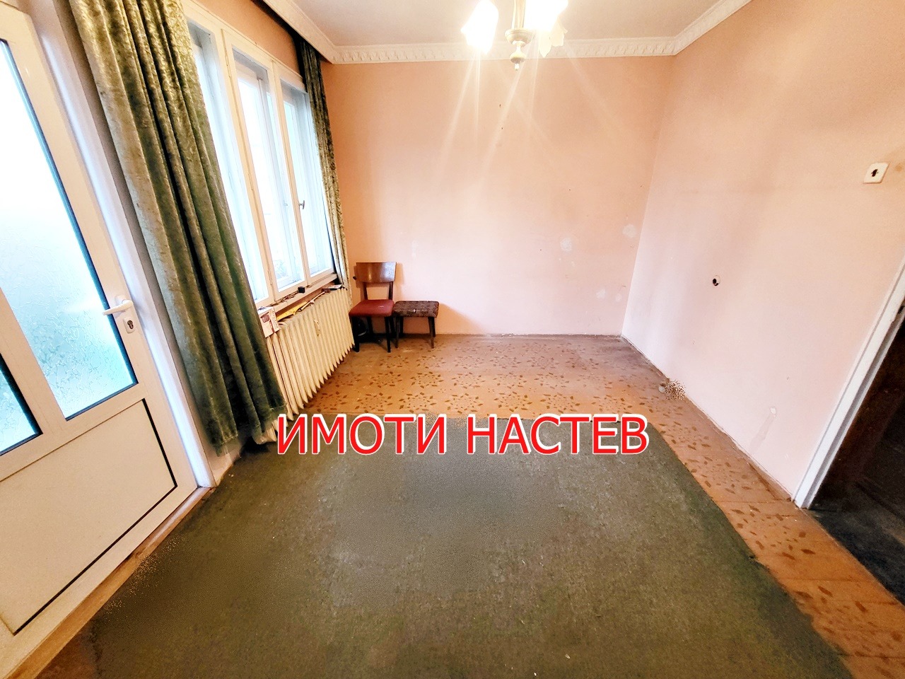 Продава ЕТАЖ ОТ КЪЩА, гр. Шумен, Център, снимка 2 - Етаж от къща - 52558095