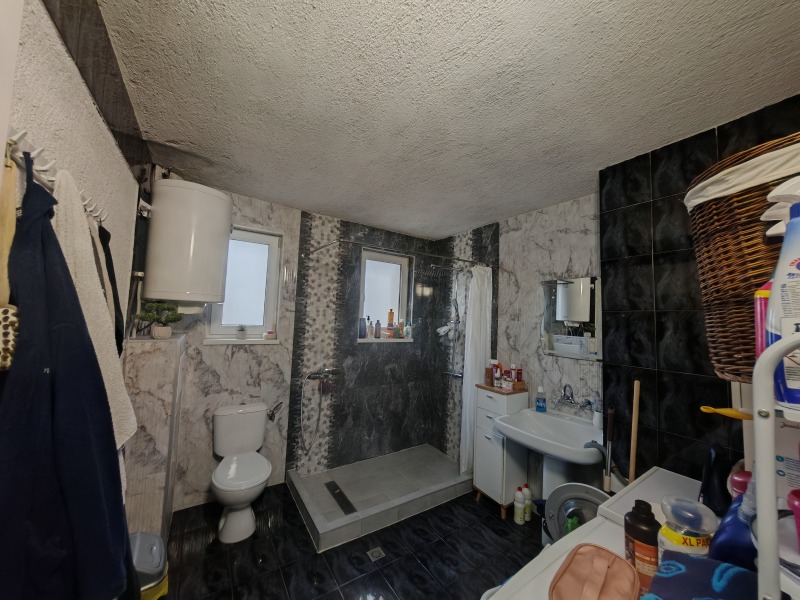 Продава ЕТАЖ ОТ КЪЩА, гр. Смолян, Долно Райково, снимка 3 - Етаж от къща - 53097084