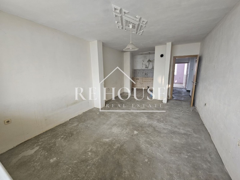 Продава  3-стаен, град Варна, Лятно кино Тракия •  189 000 € • ID 24937621 — holmes.bg - [1] 