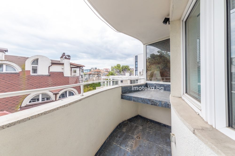 Продава МНОГОСТАЕН, гр. Варна, Център, снимка 8 - Апартаменти - 54618474
