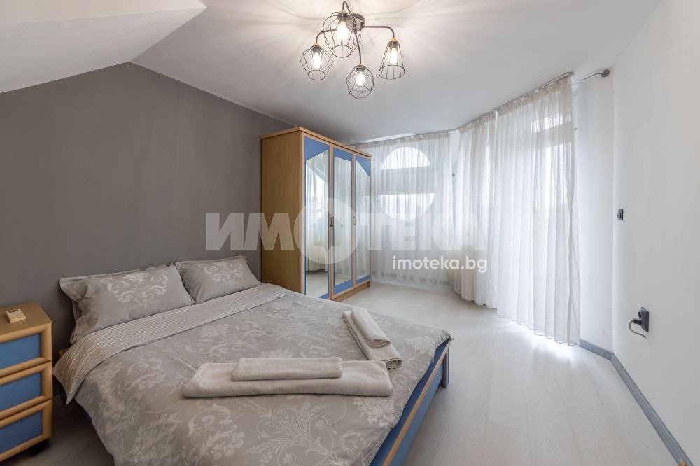 Продава МНОГОСТАЕН, гр. Варна, Център, снимка 3 - Апартаменти - 54618474
