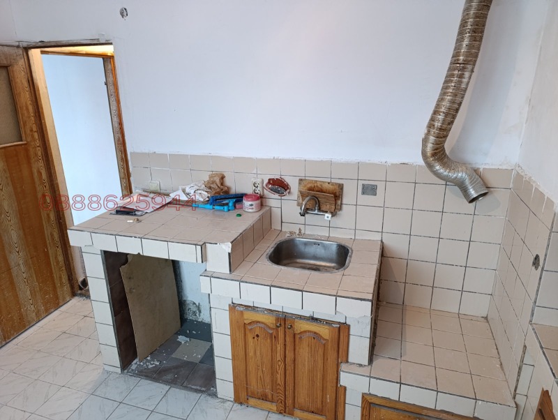 Продава 4-СТАЕН, гр. Етрополе, област София област, снимка 4 - Апартаменти - 53072016