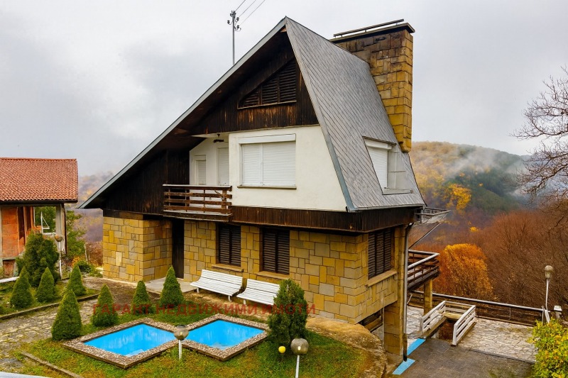 Продава КЪЩА, с. Червена локва, област Габрово, снимка 2 - Къщи - 52622460