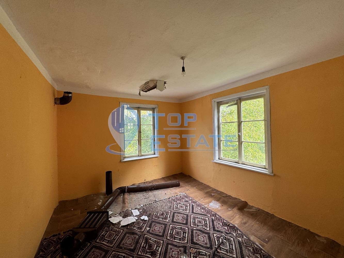 Продава КЪЩА, с. Шарани, област Габрово, снимка 2 - Къщи - 47149466