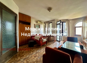 1 bedroom Vazrazhdane, Burgas 1