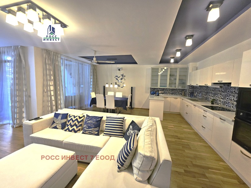 Продава  3-стаен град Варна , к.к. Св.Св. Константин и Елена , 135 кв.м | 50725708 - изображение [13]