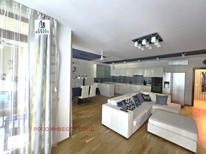 Продава  3-стаен град Варна , к.к. Св.Св. Константин и Елена , 135 кв.м | 50725708 - изображение [4]