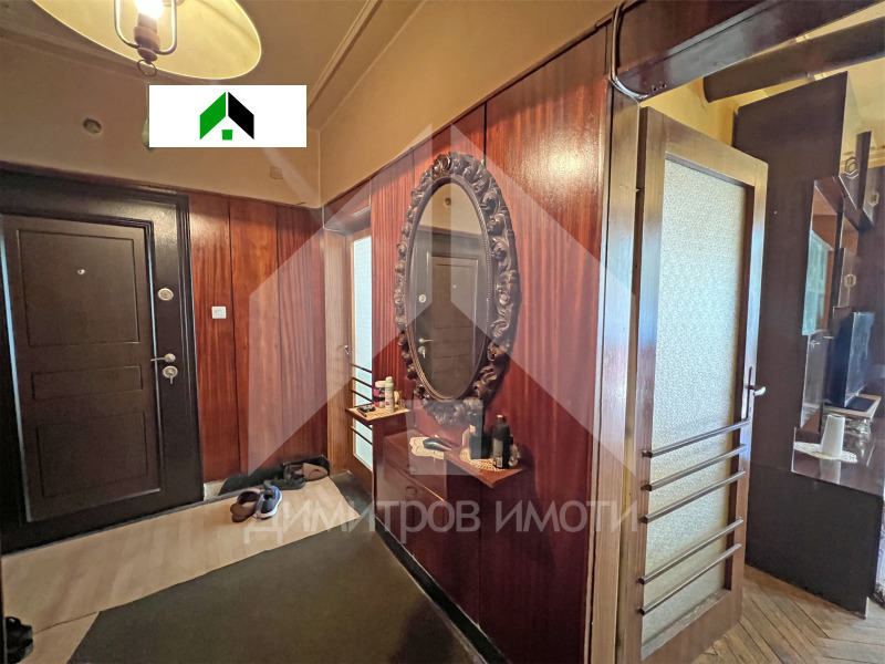 Продава  4-стаен област Шумен , гр. Нови пазар , 111 кв.м | 19200388