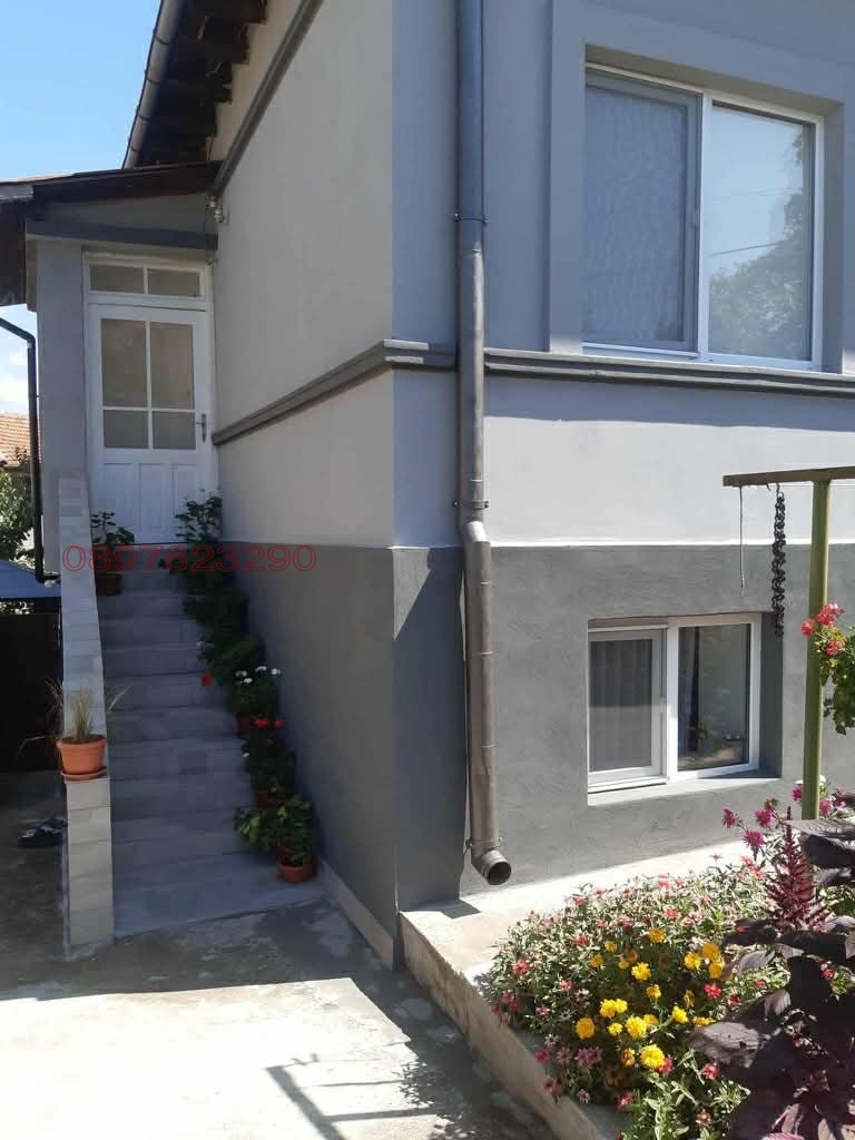 Продава КЪЩА, гр. Добрич, Център, снимка 2 - Къщи - 54226525