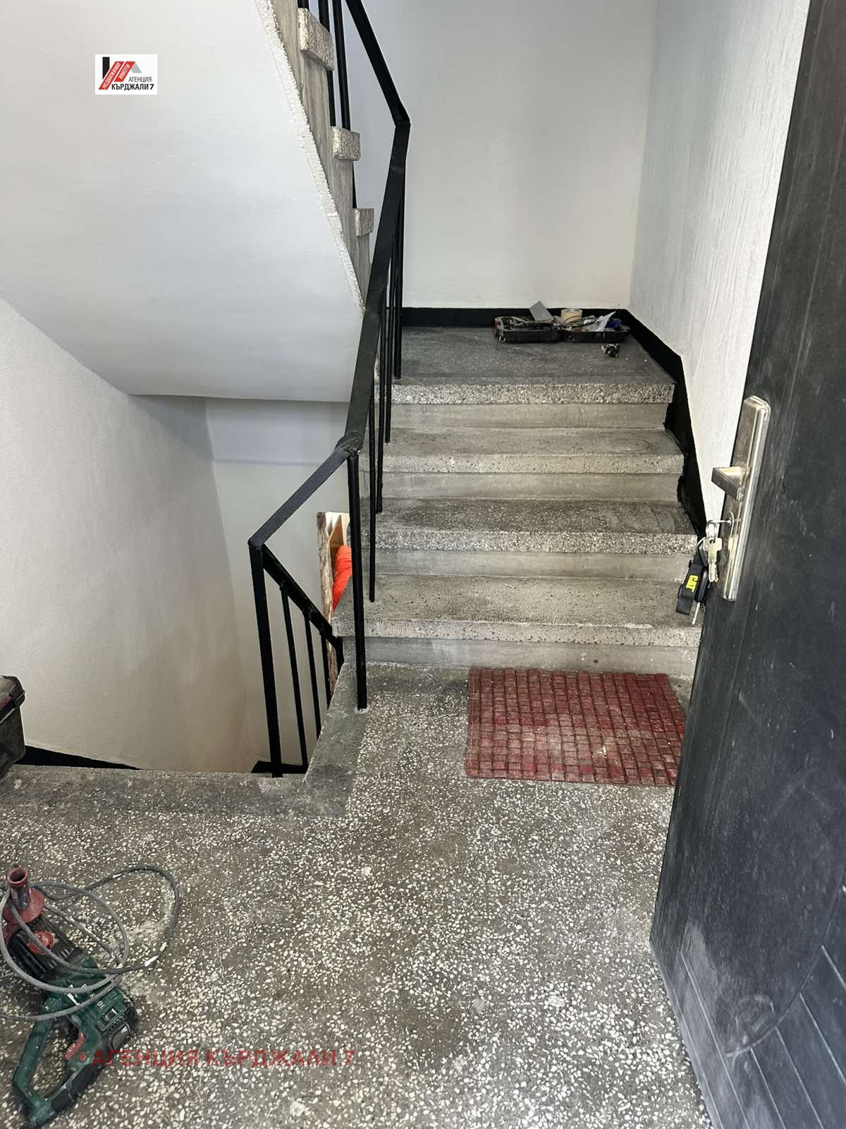 Продава КЪЩА, гр. Кърджали, Студен кладенец, снимка 12 - Къщи - 54250490