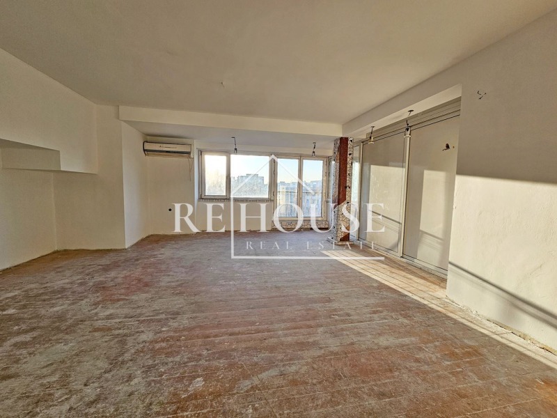 Продава 3-СТАЕН, гр. Варна, Спортна зала