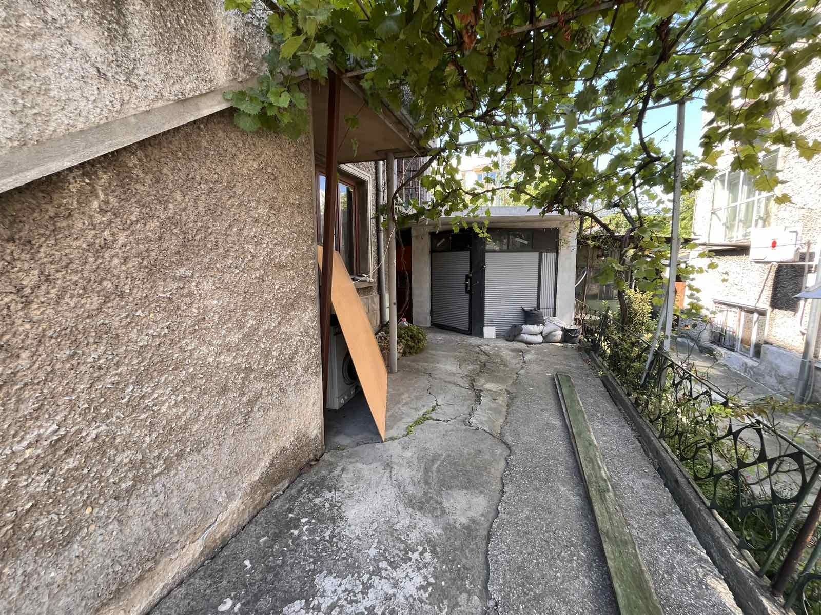 Продава ЕТАЖ ОТ КЪЩА, гр. Шумен, Добруджански, снимка 12 - Етаж от къща - 55798814