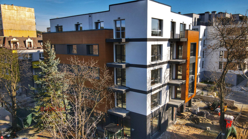 Продава 3-СТАЕН в град Перник, Изток - 121 кв.м / 179 000 € » 350 093.57 лв., ВИЖЪН
