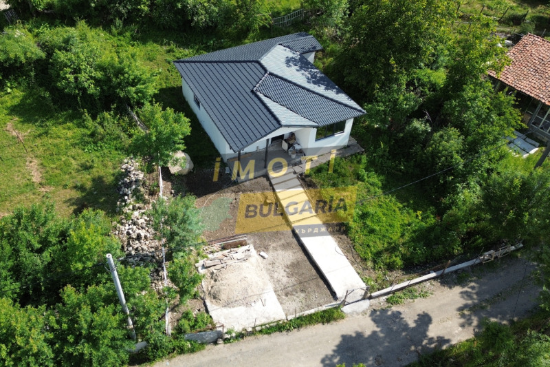 Продава КЪЩА в област Кърджали, гр. Момчилград - 600 кв.м / 51 130 € » 100 001.59 лв., ИМОТИБЪЛГАРИЯКЪРДЖАЛИ