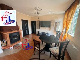 Продава  Етаж от къща, град Шумен
