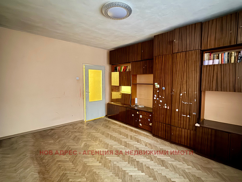 Продава 2-СТАЕН, гр. Търговище, Запад 1, снимка 2 - Апартаменти - 53125519