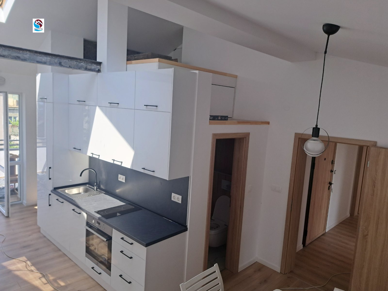 Продава 4-СТАЕН, гр. Варна, Център, снимка 2 - Апартаменти - 50721714