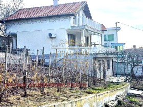 Hus m-t Aktjelar, Varna
