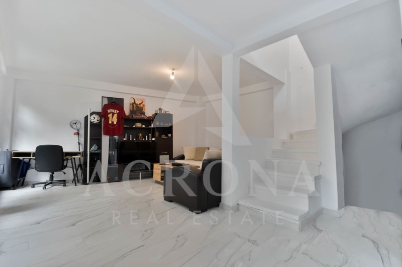 Продава КЪЩА, гр. Пловдив, Център, снимка 2 - Къщи - 52366290