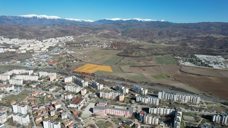 Продава ПАРЦЕЛ в град Благоевград, Струмско - 37000 кв.м / 1 665 000 € » 3 256 456.95 лв., ТИС ПРОПЪРТИС БЪЛГАРИЯ ЕООД