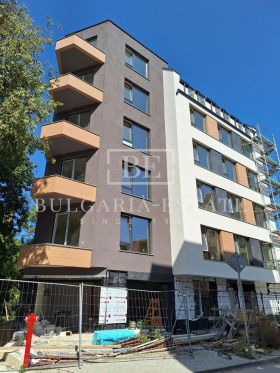 2-стаен град Варна, Базар Левски