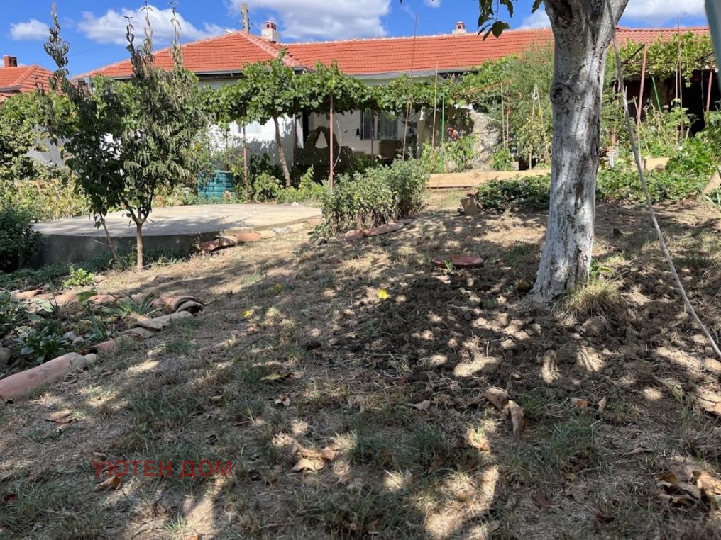 Продава КЪЩА, с. Ловец, област Шумен, снимка 16 - Къщи - 54923648