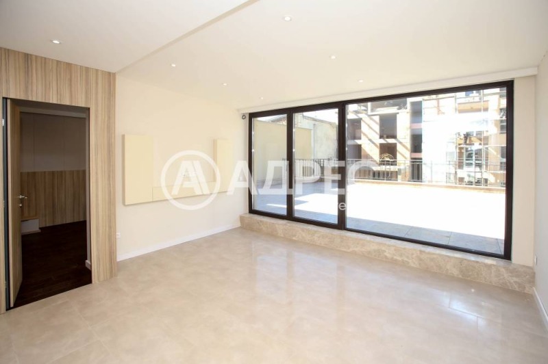 À venda  2 quartos Sofia , Centar , 187 m² | 22768045 - imagem [2]