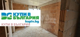 3-стаен град Варна, Колхозен пазар 4