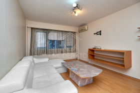 2 quartos Izgrev, Burgas 1