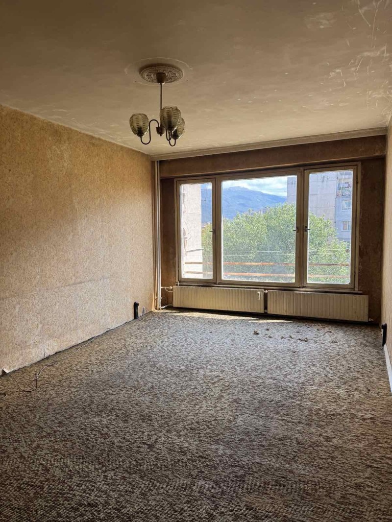 Till salu  Studio Pernik , Iztok , 45 kvm | 59039833 - bild [2]