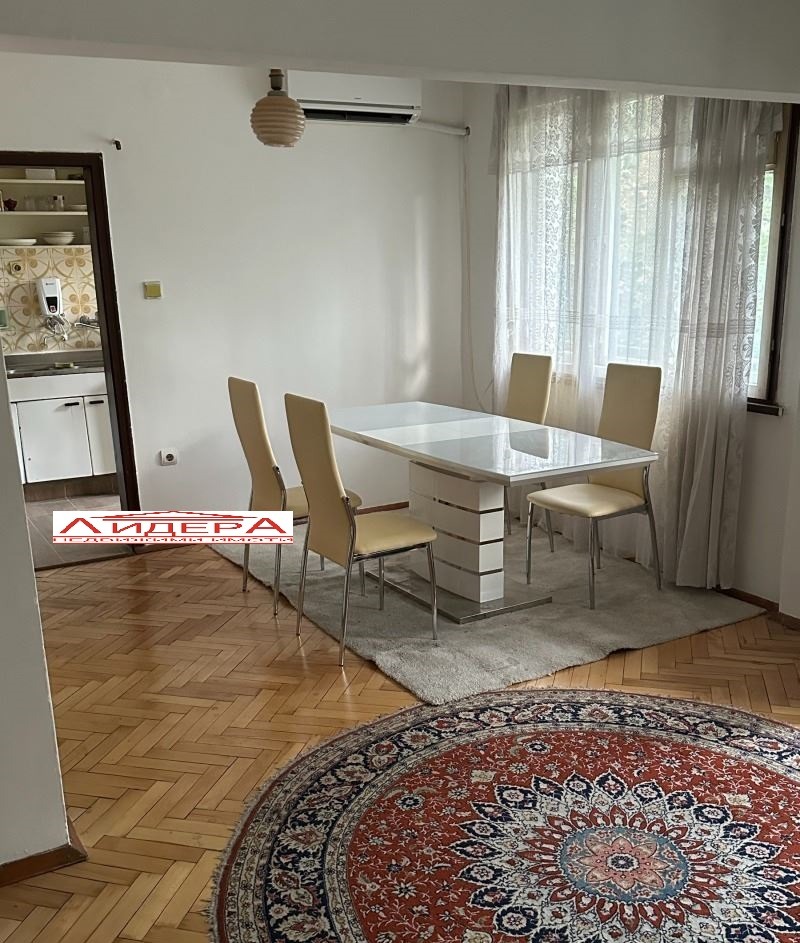 For Sale  3+ bedroom Plovdiv , Tsentar , 120 sq.m | 19518873