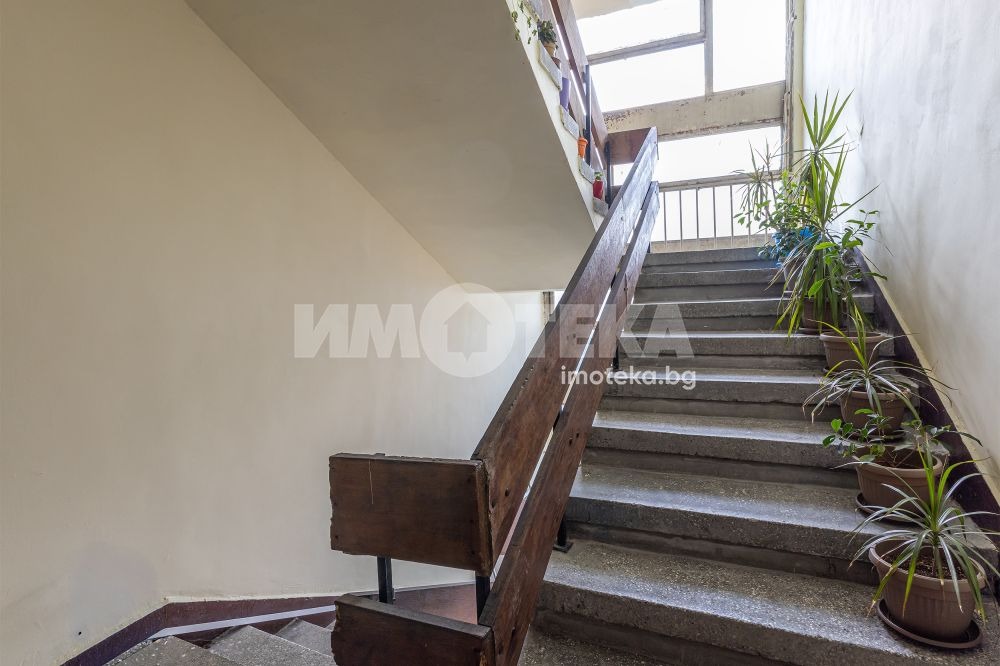 Продава 1-СТАЕН, гр. Варна, ЖП Гара, снимка 15 - Апартаменти - 55936321
