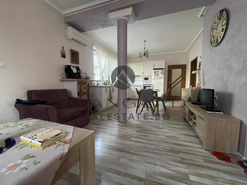Продава  Етаж от къща град Пловдив , Център , 307 кв.м | 43517536 - изображение [2]
