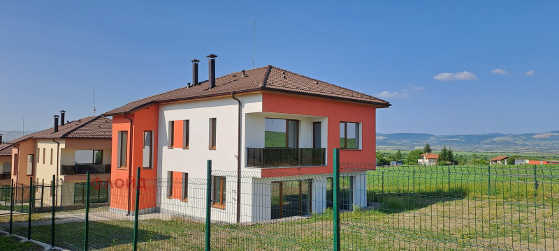 Продава  Къща област София , с. Хераково , 235 кв.м | 91103760