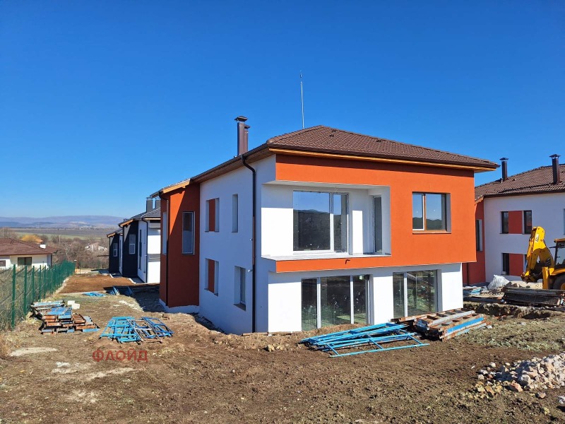 Продава  Къща област София , с. Хераково , 235 кв.м | 91103760 - изображение [2]