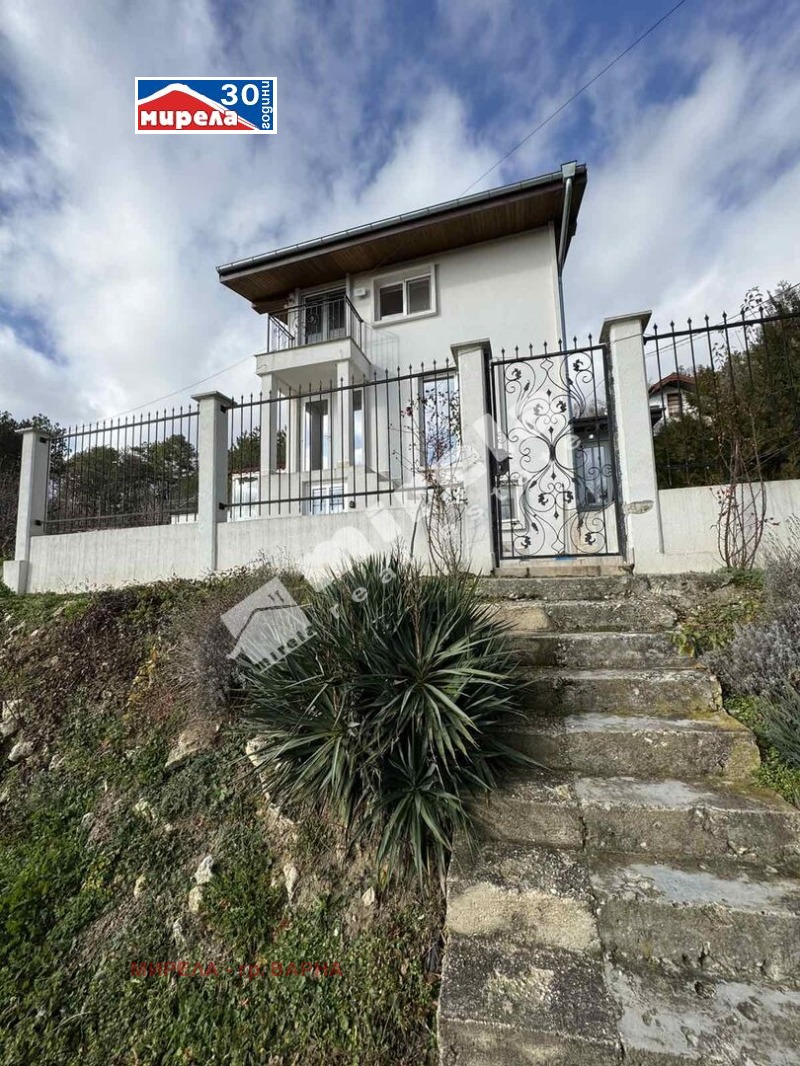 Продава КЪЩА, гр. Варна, м-т Акчелар