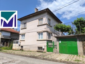 Обява продава етаж от къща, град Враца, Река Лева
