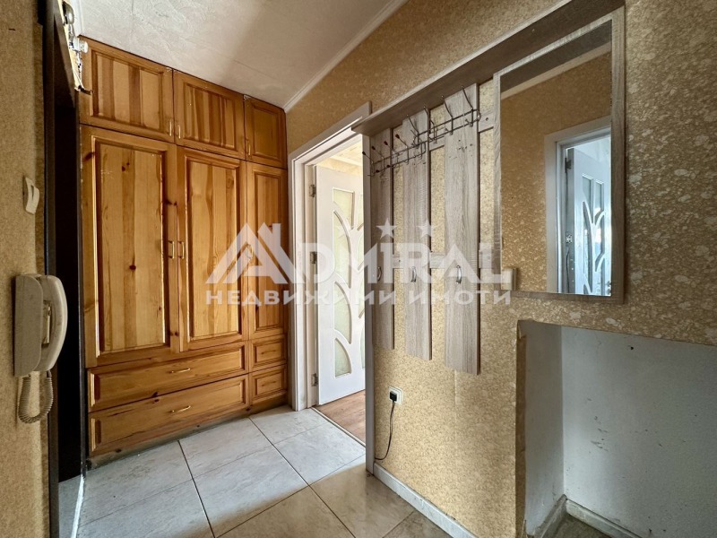 Продава 2-СТАЕН, гр. Бургас, Център, снимка 2 - Aпартаменти - 48289548