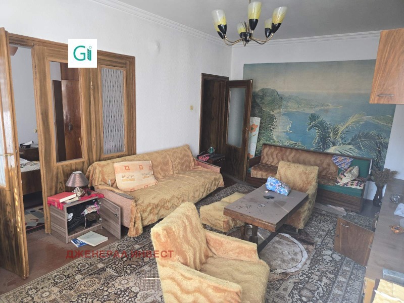 Продава 4-СТАЕН, гр. Благоевград, Идеален център, снимка 2 - Апартаменти - 53147494