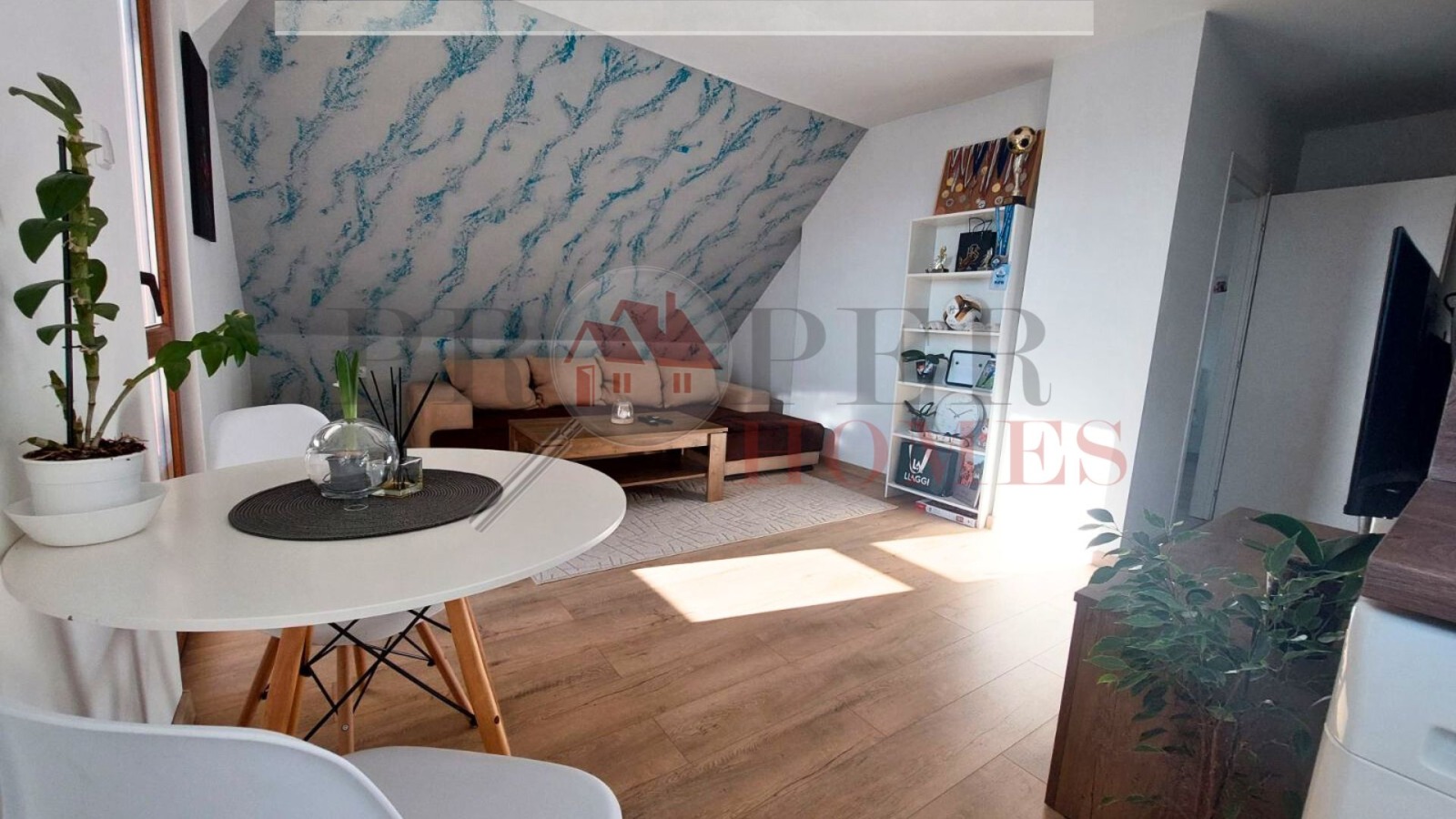 Продава 2-СТАЕН, гр. Велико Търново, Бузлуджа, снимка 2 - Апартаменти - 53689540