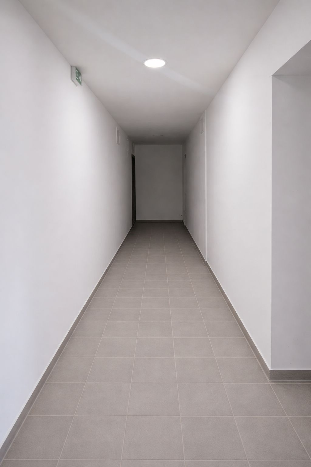 Продава 3-СТАЕН, гр. София, Гоце Делчев, снимка 2 - Апартаменти - 54213726