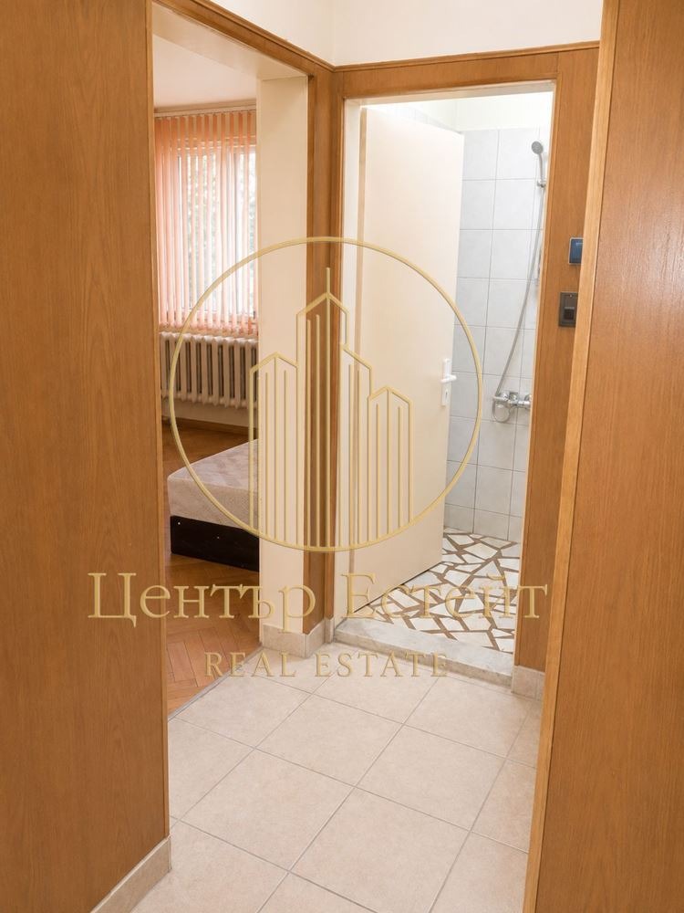 Продава 2-СТАЕН, гр. Плевен, Идеален център, снимка 3 - Апартаменти - 54642425