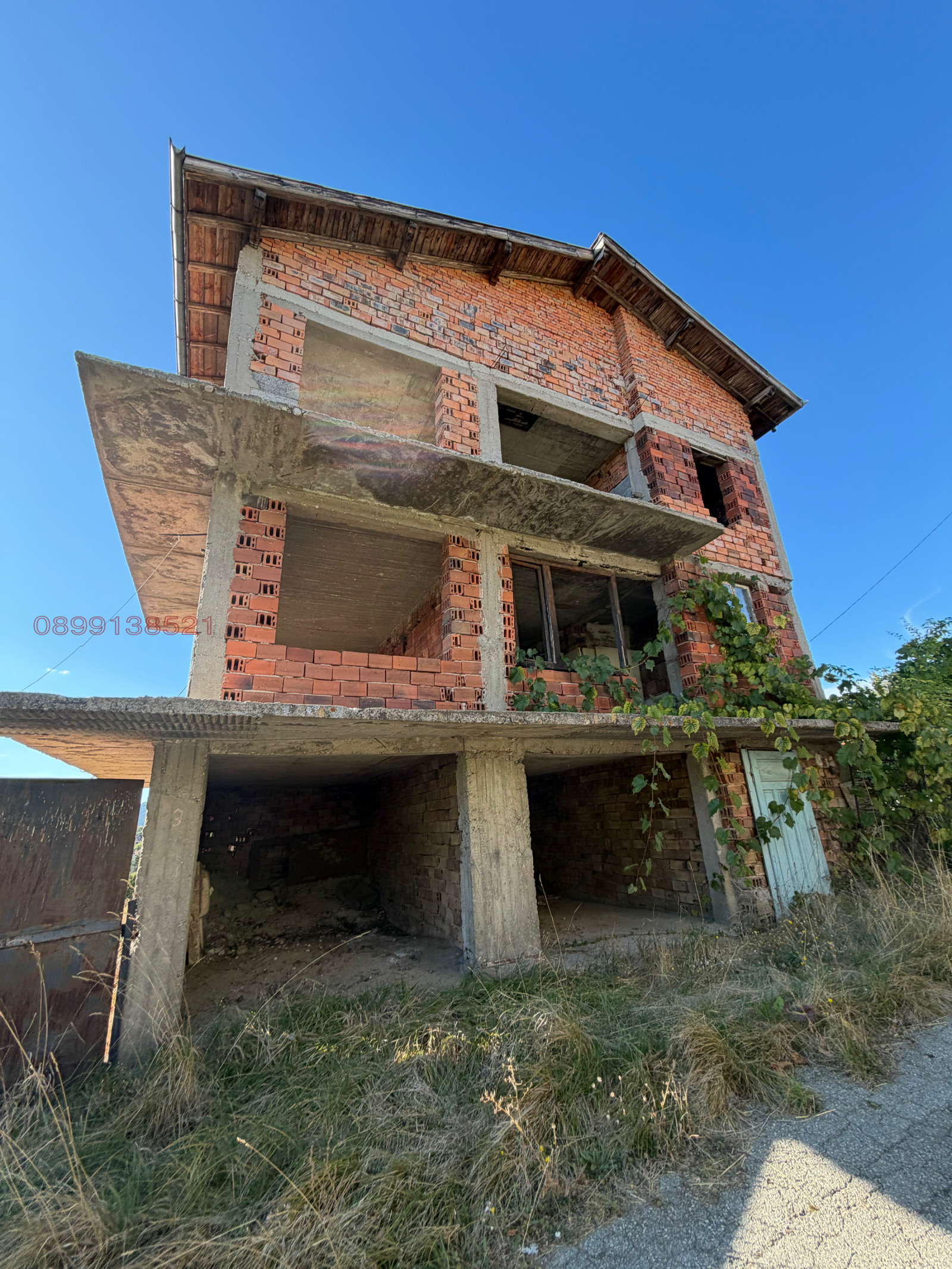 Продава КЪЩА, с. Горни Окол, област София област