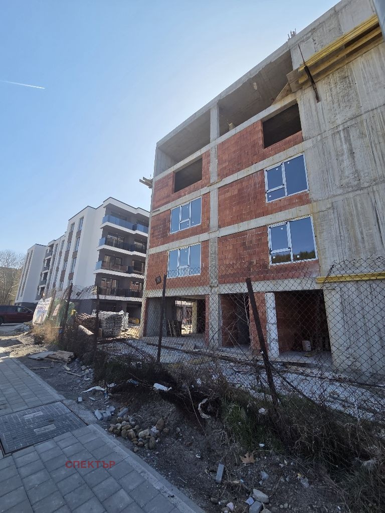 Продава 2-СТАЕН, гр. Перник, Изток, снимка 2 - Апартаменти - 50359742