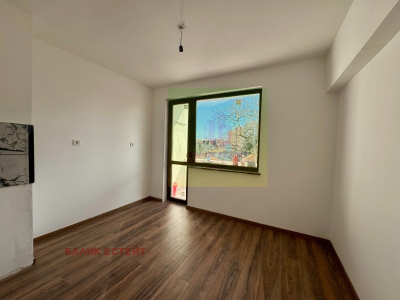 Продава 2-СТАЕН, гр. Добрич, Христо Ботев, снимка 4 - Апартаменти - 52757751